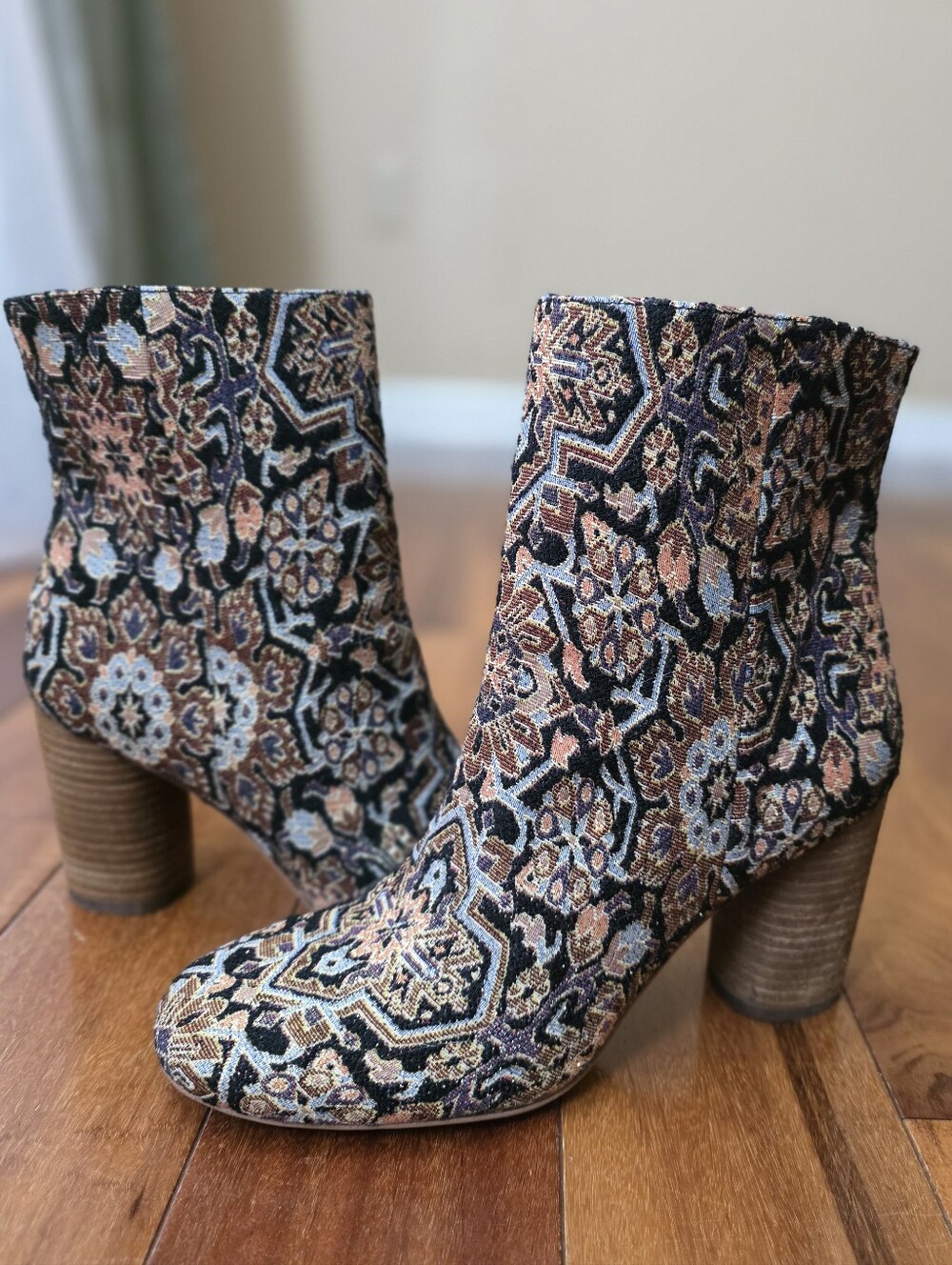 Sam Edelman Tapestry Floral Brocade Ankle Boots 3.25” Block Heel Size 7.5 Boho